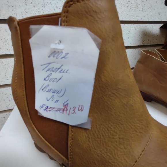 Brown flat heeled ankle booties from Tinstue, size 6 - EUC - Picture 3 of 3